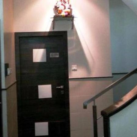 Hotel Sharda ムンバイ エクステリア 写真