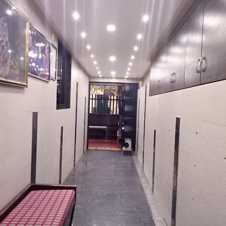 Hotel Sharda ムンバイ エクステリア 写真