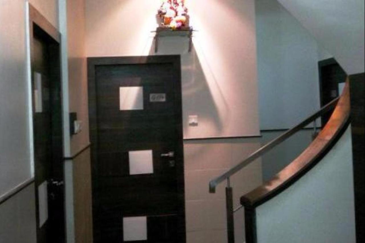 Hotel Sharda ムンバイ エクステリア 写真