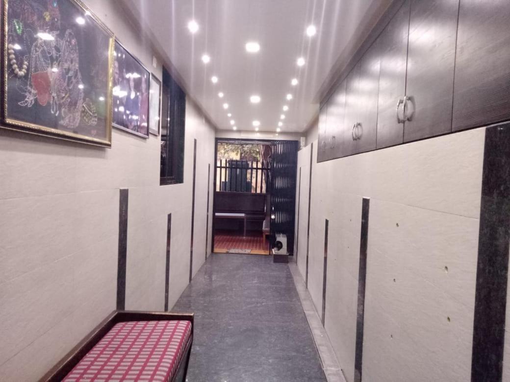 Hotel Sharda ムンバイ エクステリア 写真