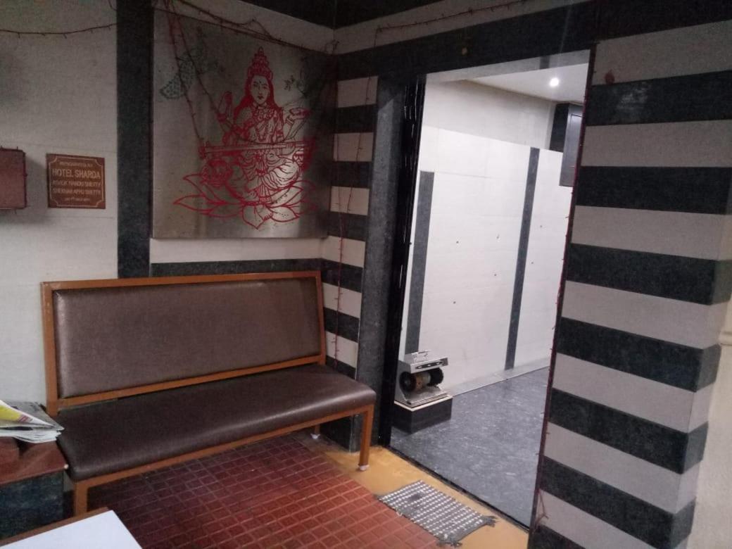 Hotel Sharda ムンバイ エクステリア 写真